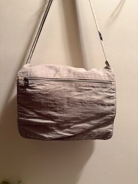 Mondo Gray Messager Bag Purse/Bag Nylon Multi Pocket - 13" x 10" x 3.5"  EUC